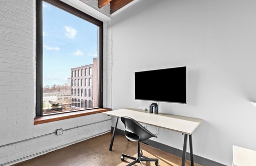 Downtown St. Louis Apartment | Riverfront Loft - Arch Views, Onsite Fitness Center