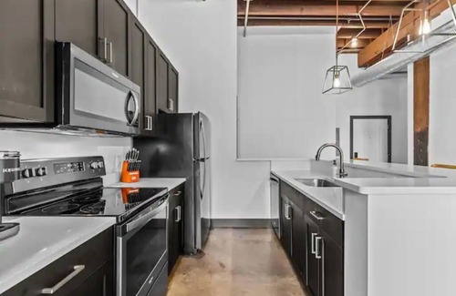 Downtown St. Louis Apartment | Riverfront Loft-Parking-Clubhouse-Gym-Deck