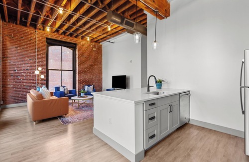 Downtown St. Louis Apartment | Riverfront Loft - Steps from Arch & Convention Center - Walk to Stadiums