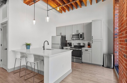 Downtown St. Louis Apartment | Riverfront Loft - Steps from Arch & Convention Center - Walk to Stadiums