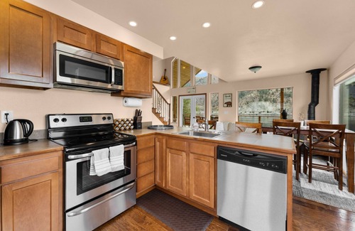 Ardenvoir Cabin | Riverfront: Private Beach, Hot Tub, Sauna, Dock & Boat Launch!