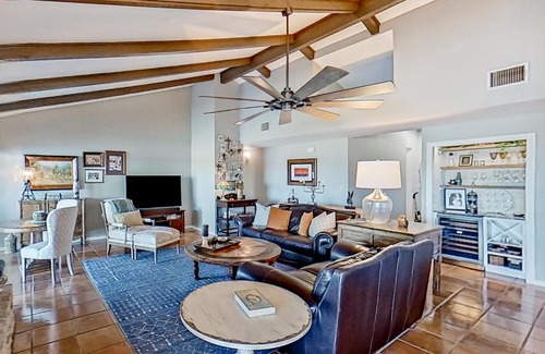 Spicewood House | Riverfront R & R
