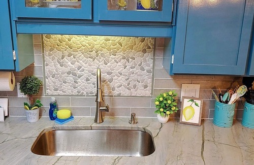 West End House | Riverfront Retreat. Amazing views, quiet spot. Sleeps 8