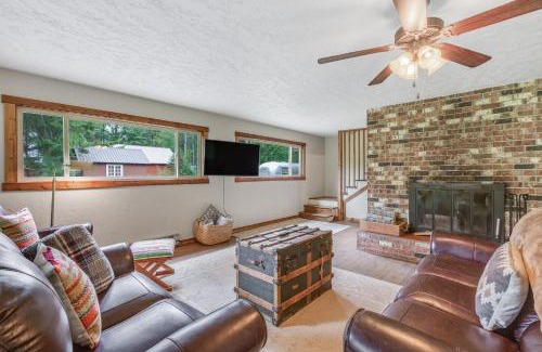 Cle Elum House | Riverfront Retreat at Lavender Lake