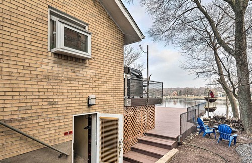 Rockford House | Riverfront Rockford Home w/ Fire Pit & Deck!