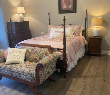 Bausman House | RiverFront Villa- Sleeps 11