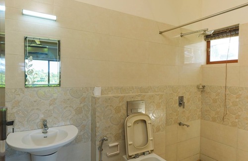 Nedumudy Resort | Riveria Adventures Waterfront Resorts with modern comfort & paddy-view stays