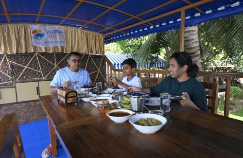 Mankombu Boat Rental | Riveria Caravan Houseboat