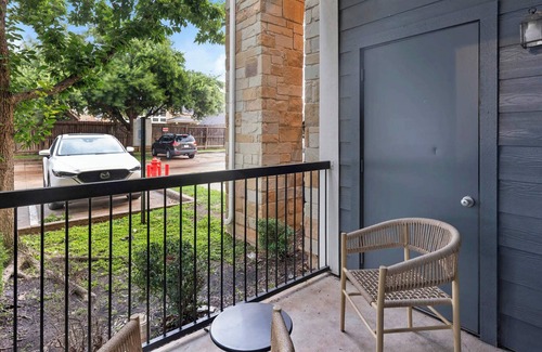 Riverpark West Apartment | RiverPark 1BD 5 - One Bedroom Apartment, Sleeps 2