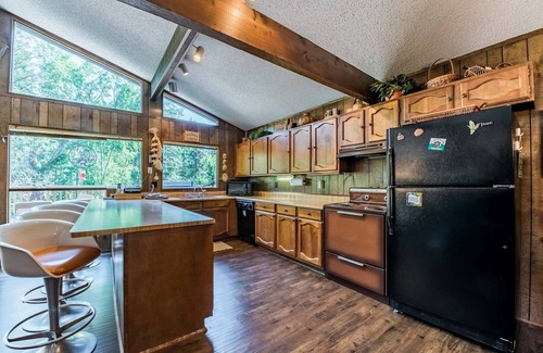 Ruidoso Cabin | RiverRidge Getaway: 3 Bedroom, 3 bath Upper Canyon Cabin on the River!