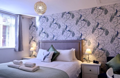 Sutton Hill Apartment | Rivers Edge