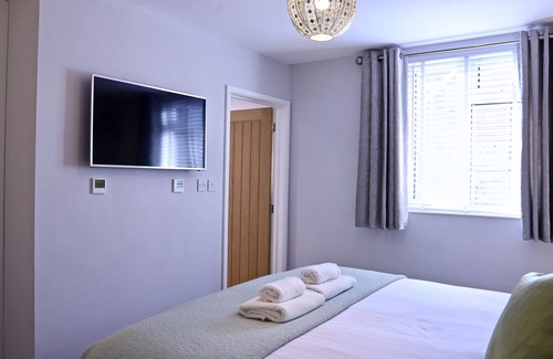 Sutton Hill Apartment | Rivers Edge