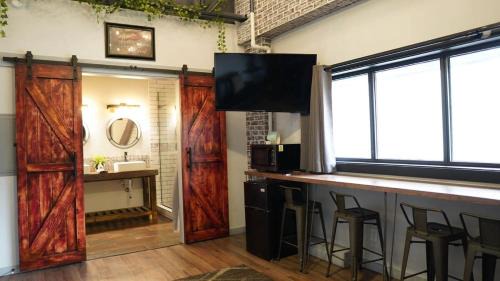 Niles Hotel | Rivers Edge Lofts - Unit 5