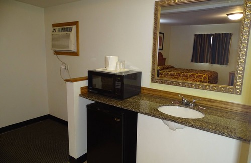 Fort Madison Hotel | Rivers Inn Fort Madison