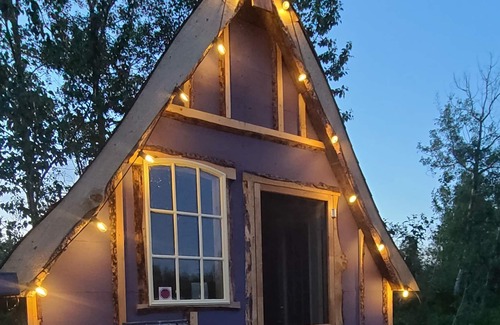 Central Alberta Cottage | Riverside Acres