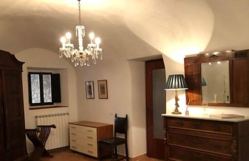 Pontremoli Apartment | Riverside apartment with terrace