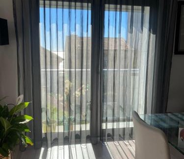 Linda-a-Velha Apartment | Riverside - apartment