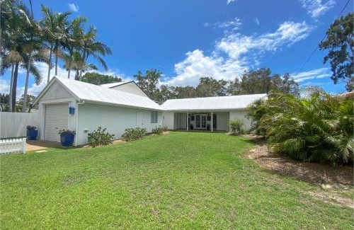 Burrum Heads House | Riverside