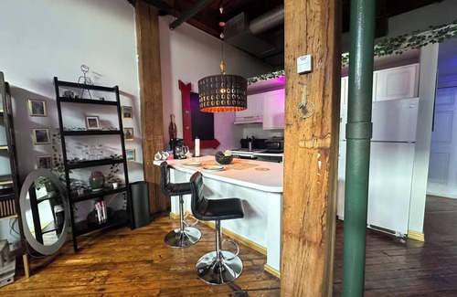 Detroit Apartment | Riverside Boho Artist's Loft Downtown