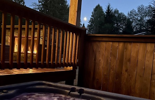 Montesano House | "Riverside Cabin" tiny home, getaway, off grid