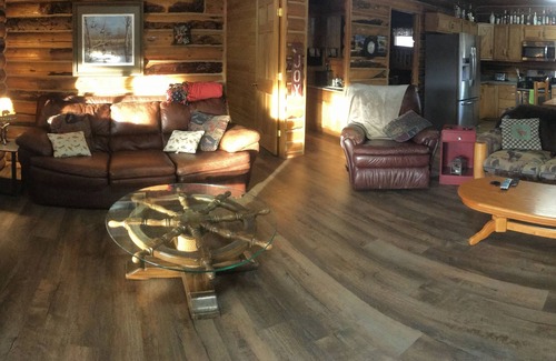 Thermopolis Cabin | Riverside Cabin W/Hot Tub Near Fly Fishing And Hot Springs