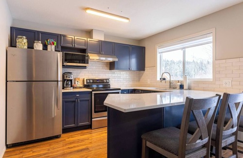 East Kootenay Condo | Riverside Chalet + Suite. Enormous Space