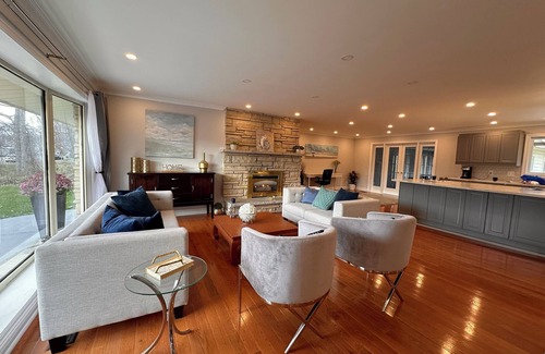 Foxboro House | Riverside Charming Bungalow - Nature Retreat
