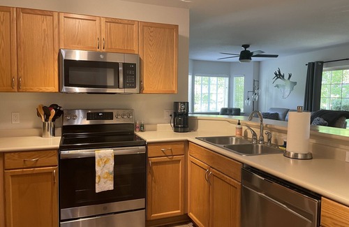 Edwards Condo | Riverside condo, new modern rustic decor, 10 minutes to Beaver Creek