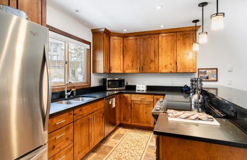 Telluride House | Riverside Condos C202 by AvantStay Condo Close To Downtown Town Park Ski Lift 8