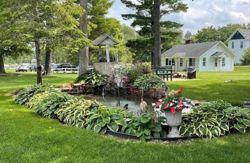 Indian River Cabin | Riverside Escape Perfect for Families & Friends
