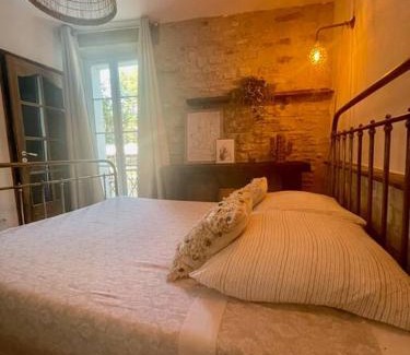 Fontaine-de-Vaucluse Apartment | Riverside flat between Isle sur la Sorgue & Gordes