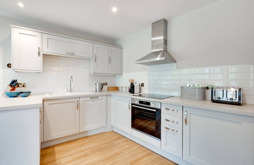 Beccles House | Riverside Lodge - Two Bedroom House, Sleeps 4