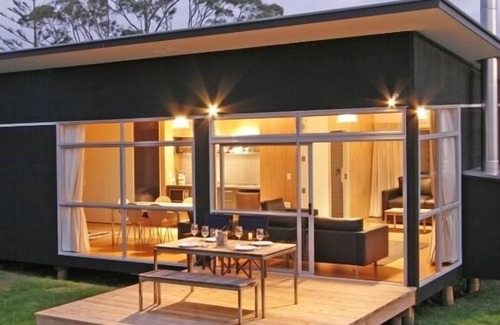Matakana House | Riverside Matakana luxury apartment style baches
