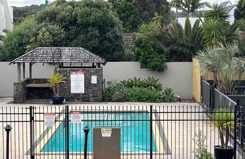 Orewa Apartment | Riverside Oasis