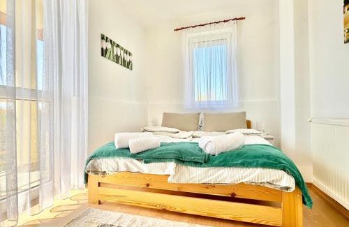 Dunakeszi Apartment | Riverside Residence Free Parking