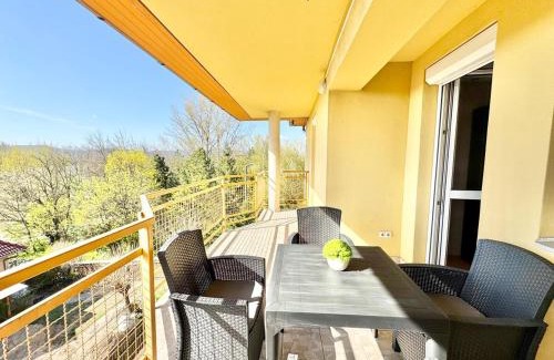 Dunakeszi Apartment | Riverside Residence Free Parking