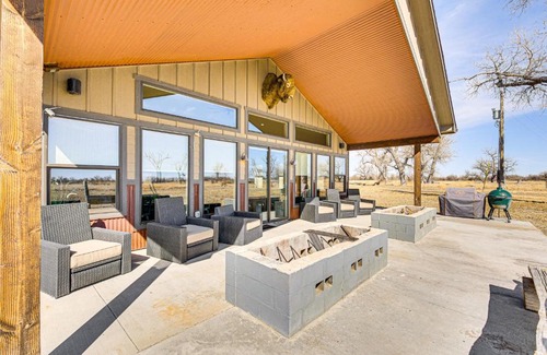 Bridgeport House | Riverside Retreat in Bridgeport with Game Room!
