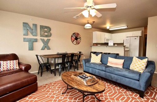 New Braunfels Condo | Riverside Retreat | Riverfront | King Bed | Two Pools