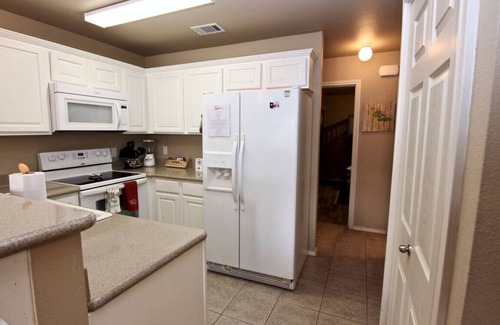 New Braunfels Condo | Riverside Retreat | Riverfront | King Bed | Two Pools