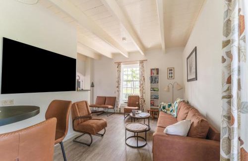 Montfoort House | Riverside Stay in Montfoort