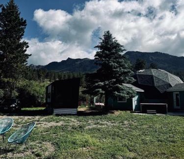 Bailey Apartment | Riverside Tiny Home with Dynamite Views