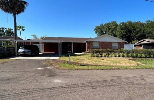 Palm River-Clair Mel House | Riversite Room