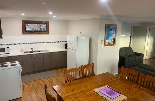 East Jindabyne Cabin | Riverstone Lodge Jindy