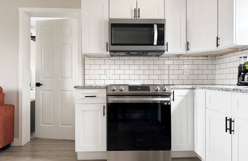 Newburgh Apartment | RiverStone Retreat B