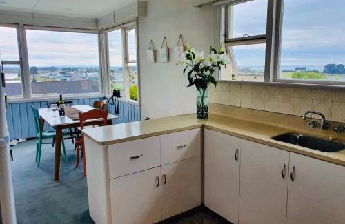 Riverton House | Riverton Views