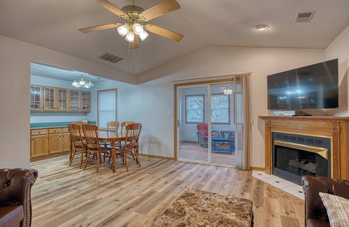 Newburgh Apartment | RiverTown Retro: 1990s Retreat
