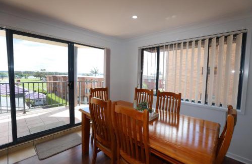 Port Macquarie Apartment | Riverview 13