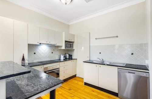 South Brisbane Apartment | Riverview casa/walk to Mater & children hospital