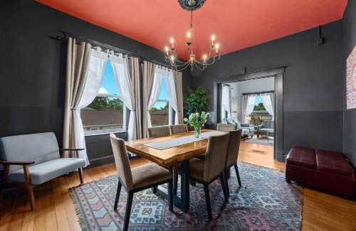 Jeffersonville House | Riverview Escape in Walkable Historic District