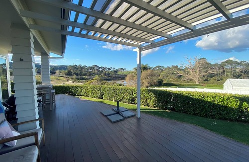Riverhead House | Riverview Getaway
